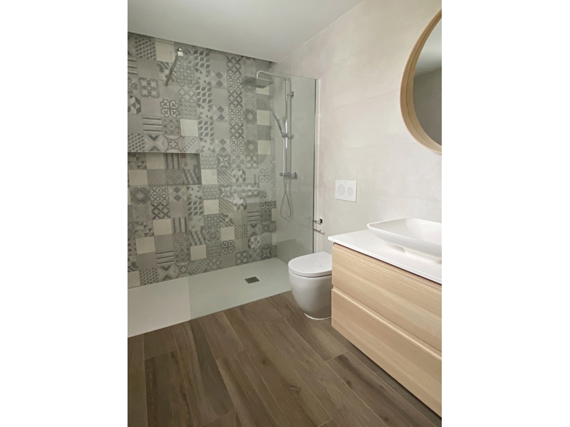 REFORMA BAÑO Y PATIO