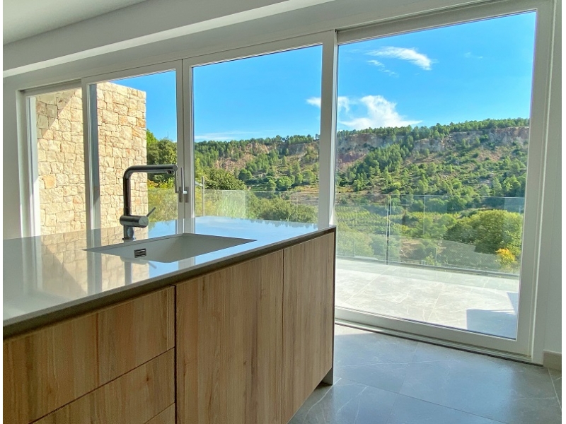 VIVIENDA UNIFAMILIAR ENTRE MEDIANERAS